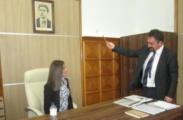 Симона Борисова пое ръководството на отдел „Местно самоуправление за един ден