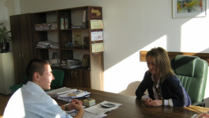 Ученици заеха местата на служители от НАП за едни ден