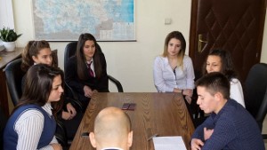 Сираков Ние искаме да работим с младите хора да дадем