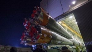 Союз с трима космонавти на борда се качи на околоземна