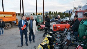 Нова земеделска техника ще помага в снегопочистването