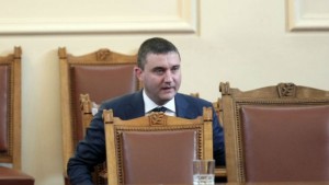 МФ прогнозира 2016 г ще приключи с балансиран бюджет или