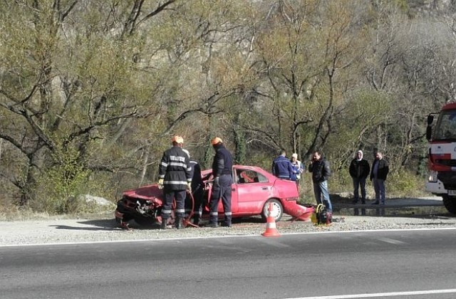 Кола паднала в Струма, шофьорът е открит мъртъв