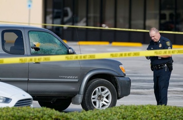Полицай в Тексас беше застрелян, докато пишел акт на шофьор