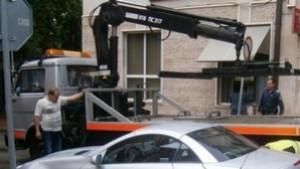 Общината купува паяк за неправилно паркирани автомобили