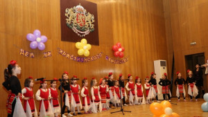 Деца и ученици пяха и танцуваха за великотърновци