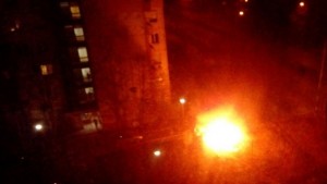 Кола горя тази нощ в Пловдив СНИМКИ