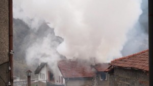 Горя къща в Дупница няма пострадали