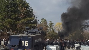 Екстрадират подстрекателите на размириците в харманлийския лагер