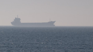 Кораб с български моряци задържан в Италия