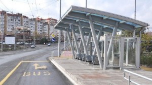 Преместете си колите от бус лентите Ще ги вдигне паякът