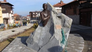 В Банско откриха паметник на алпиниста Николай Проев Пройката