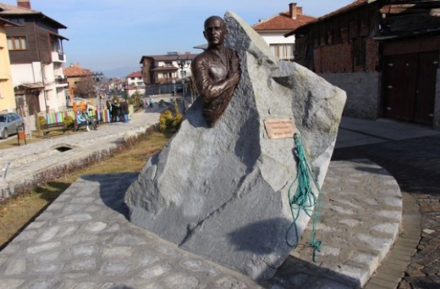 В Банско откриха паметник на алпиниста Николай Проев - Пройката