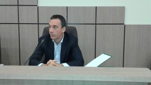 Кметът Не може паркинги в градинките