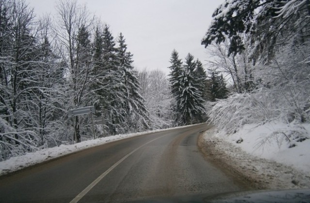 Шофьорите да не тръгват на път без задължителната зимна подготовка