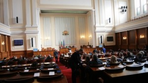 Парламентът прие окончателно бюджета на ДОО за 2017 г