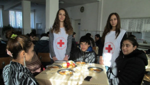 50 деца от Павликени получават топъл обяд от БЧК