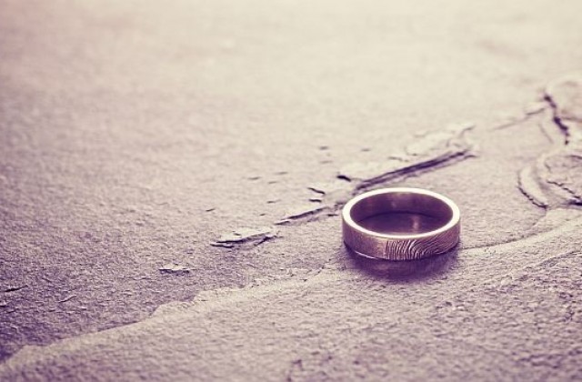 Нюйоркчанка прерови бунище, откри изгубената си венчална халка (СНИМКА)