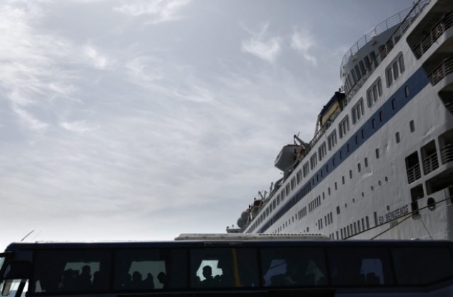 До неделя корабите в Гърция остават по пристанищата заради стачка