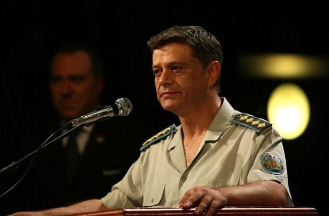 Началникът на отбраната ген. Попов подаде оставка