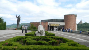 Повече от 50 студенти на ВТУ ще получат стипендии и