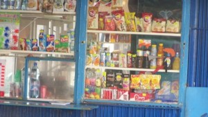 Забраниха над 4 6 кг пакетирани храни и айран в