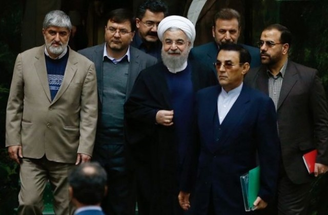 Иран залага в новия си бюджет цена на петрола от 50 долара за барел