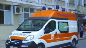 Четирима пострадаха в катастрофа между камион и автобус в Добрич