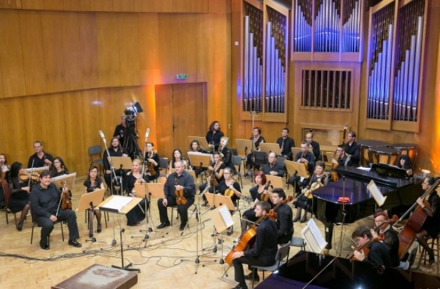 Академичният оркестър с концерт по повод 95 години Национална музикална академия
