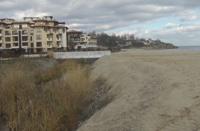 Прокуратурата в Бургас разпореди проверка на унищожени дюни на къмпинг Оазис