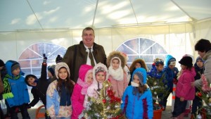 Живи елхички в рамките на благотворителна кампания ще продава ДГС