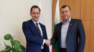 Мобилна библиотека с руска литература ще гостува в Павликени