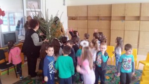 Горското стопанство в Търговище дарява елхички на 40 институции