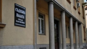 Свидетелка припадна в съда докато я разпитваха