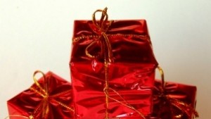 Кампания Ангелска елха събира подаръци за деца на затворници