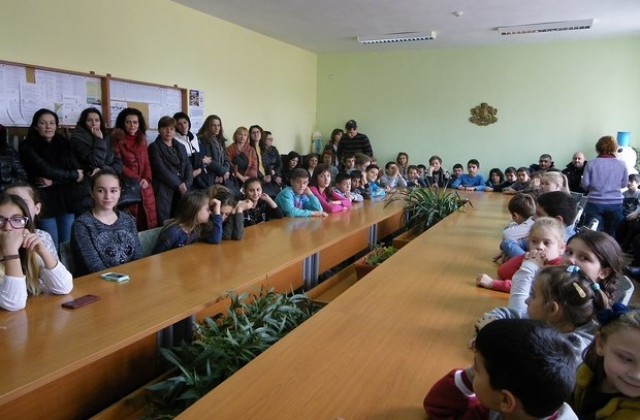 49 славейковци със стипендии от община Димитровград