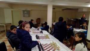 47 деца започнаха тренировки по шахмат в клона на Шахматен