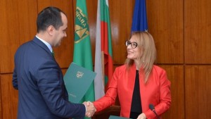 Подписаха споразумение в помощ на учениците