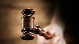 Съдът решава дали поскъпването на билета в София е законно