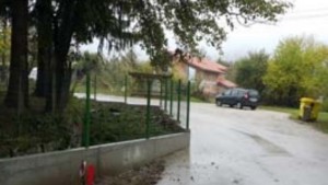 Въпросът Ограда на пътното платно в кв Войново безопасно ли