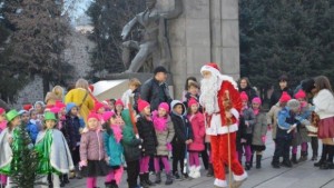 Грейна коледната елха в Гоце Делчев