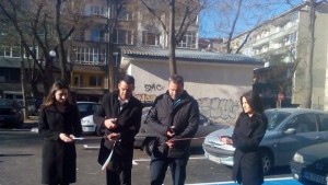 Нови паркинги на мястото на стари гаражи в Централен СНИМКИ