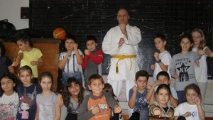 Тренировка по детска полицейска лична защита