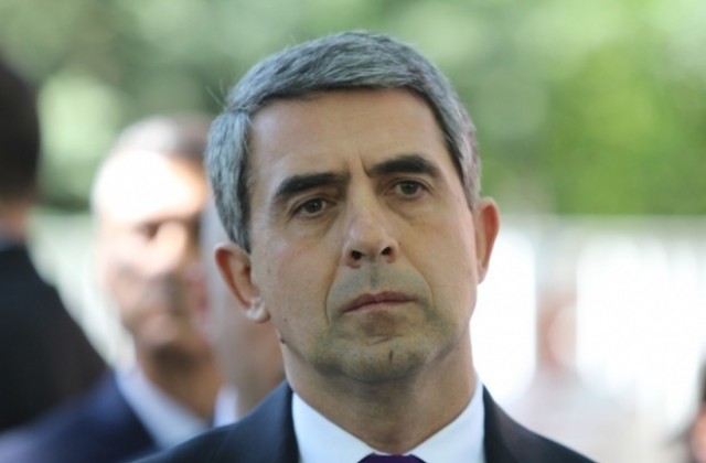 Президентът отложи връчването на мандат на РБ заради трагедията в Хитрино