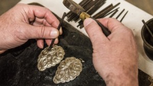 Найпочитаният майстор плесвал помладите през врата с думите Стани като