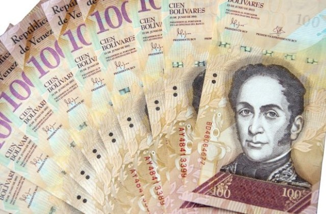 Венецуела изтегля от обращение най-масовата банкнота