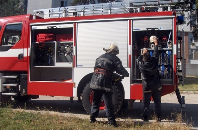 Пожар остави без дом две семейства в село Блатска