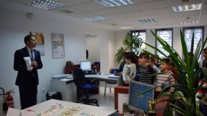 Деца от Свищов гостуваха на банка по проект Твоят час