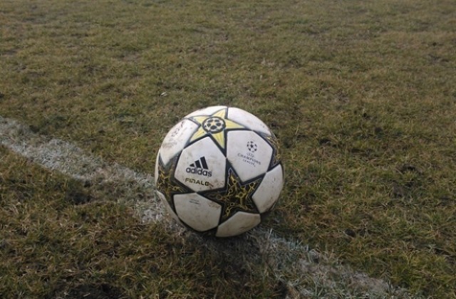 Никола Попов свири „Лудогорец” – „Черно море”