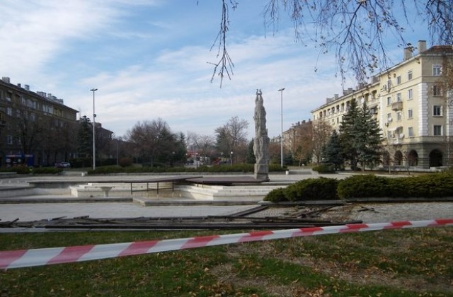 От площад Поезия започна мащабният ремонт в центъра на Димитровград